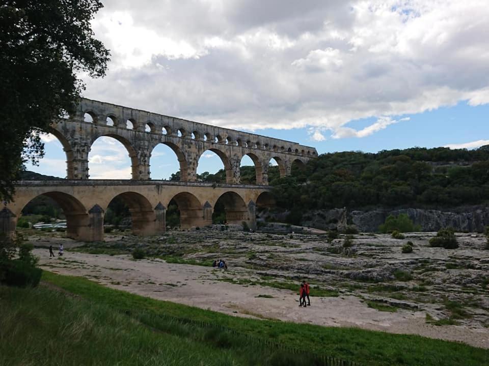 Lou Meinado Saint-Martin-de-Crau Exteriör bild